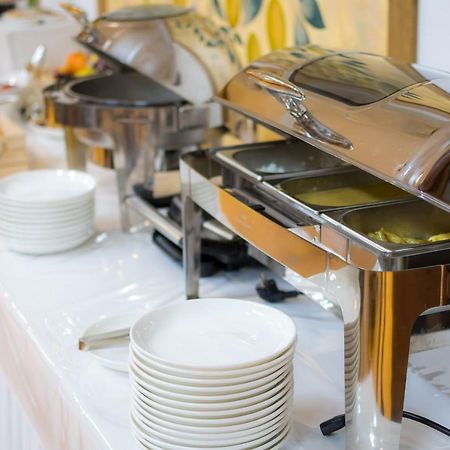Olive Hotel Biskek Kültér fotó