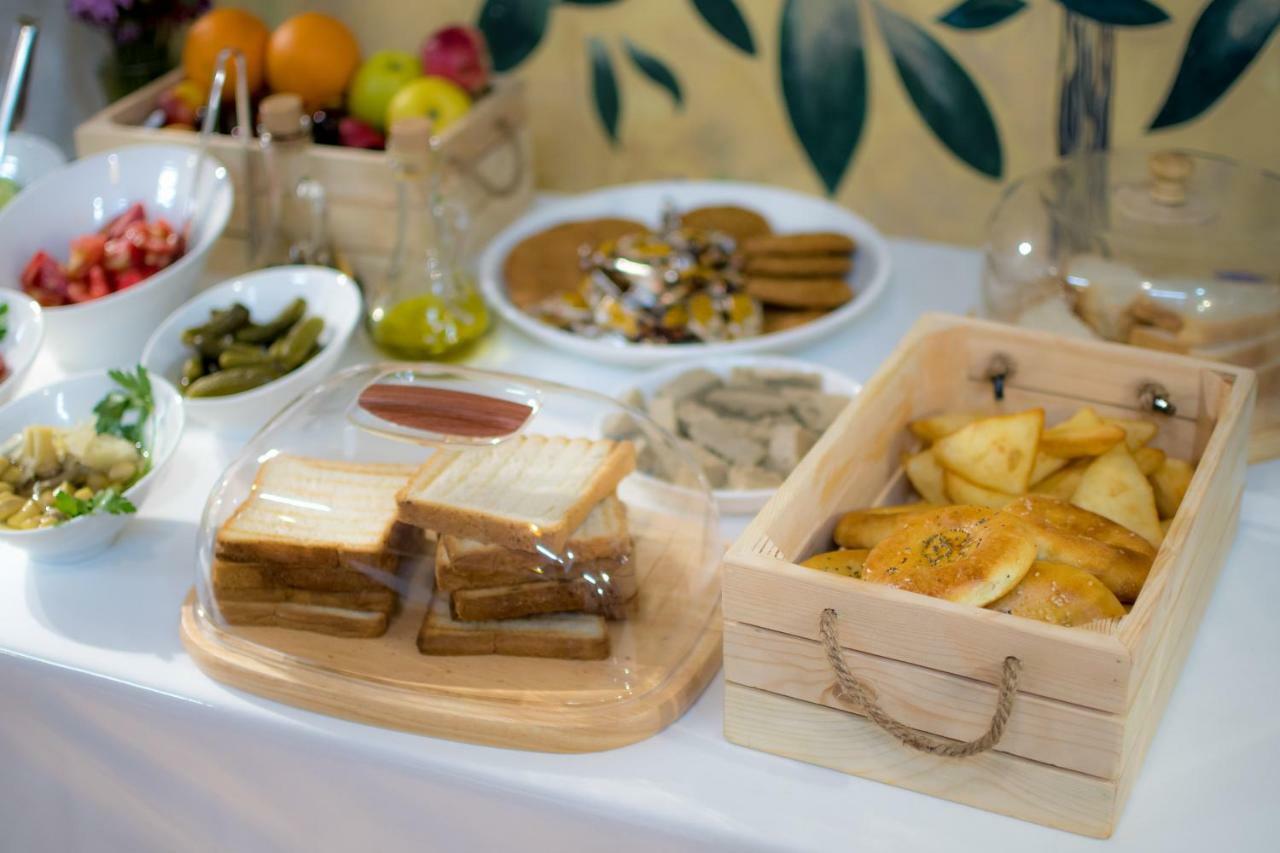 Olive Hotel Biskek Kültér fotó